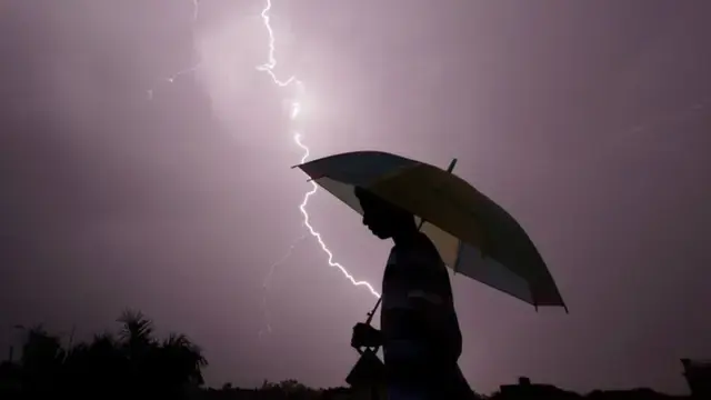 పిడుగుల బారిన పడకుండా నిపుణుల సూచన