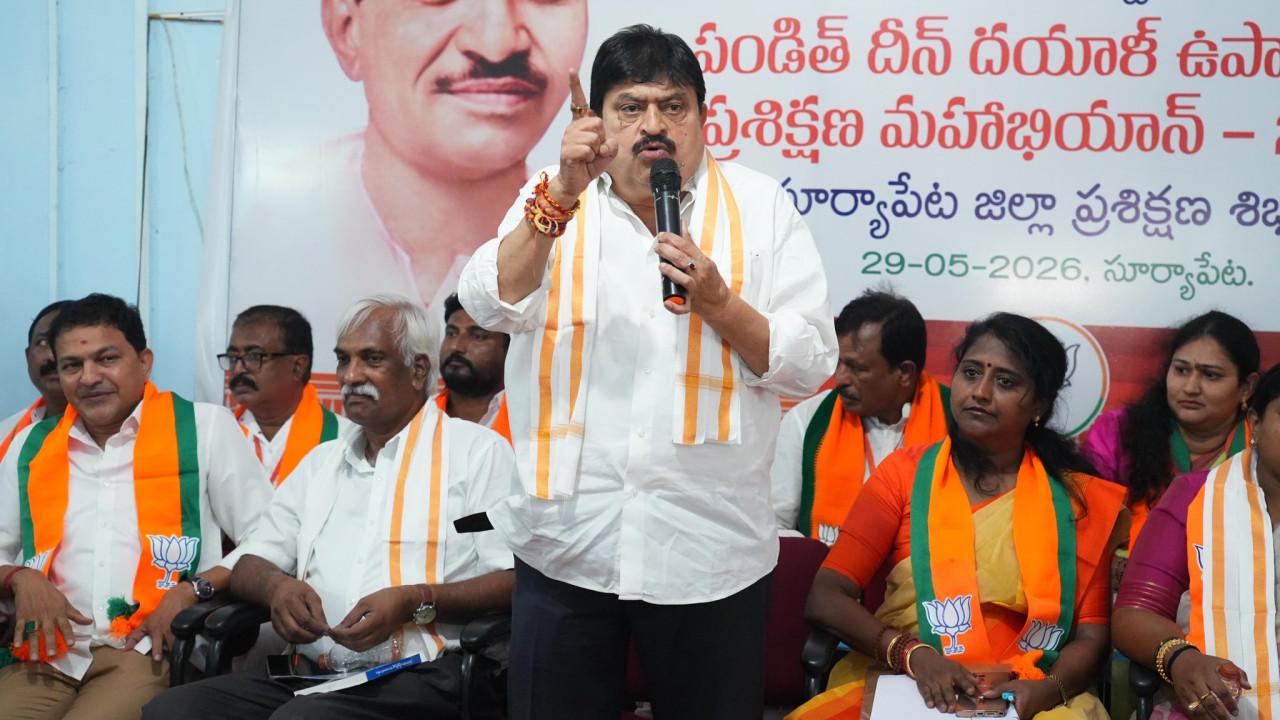 Congress talking about NTR to lure Andhra voters, says Telangana BJP chief..