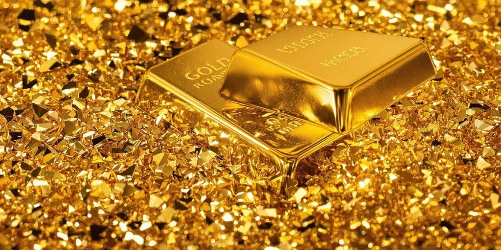 Gold, silver trade lower on Fed rate hike concerns..