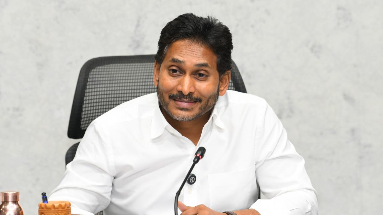 Jagan demands CBI probe into irregularities in DSC exam, recruitment..