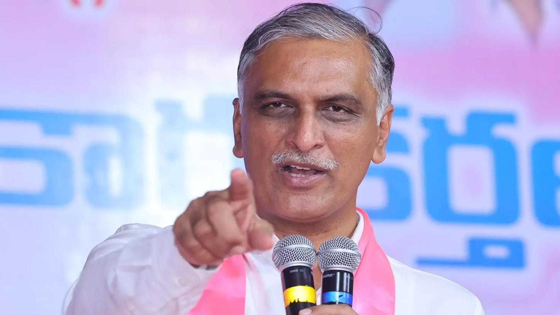 నిమ్స్‌లో చికిత్స పొందుతున్న ఖమ్మం బాలికకు హరీశ్ రావు పరామర్శ.. కాంగ్రెస్ ప్రభుత్వంపై ఫైర్..
