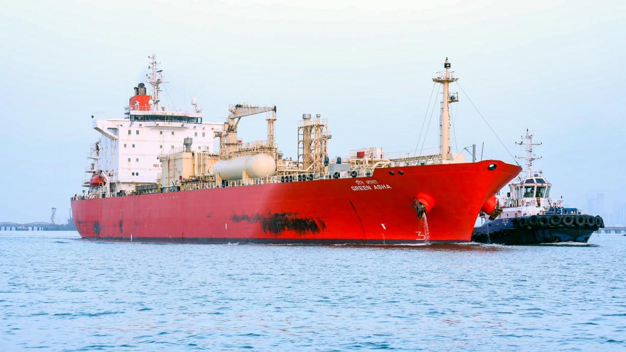 Centre committed to safety and welfare of every Indian seafarer: Minister..