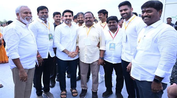 జగన్ పేరులో 'జీ' అంటే 'జెన్ జీ' కాదు.. గొడ్డలి.. విధ్వంసమే ఆయన ఎజెండా: మంత్రి లోకేశ్‌..