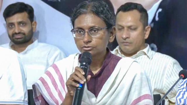 కాంగ్రెస్‌కు షాక్‌.. మీనాక్షి నటరాజన్‌ అంశంలో జోక్యానికి సుప్రీం నో..