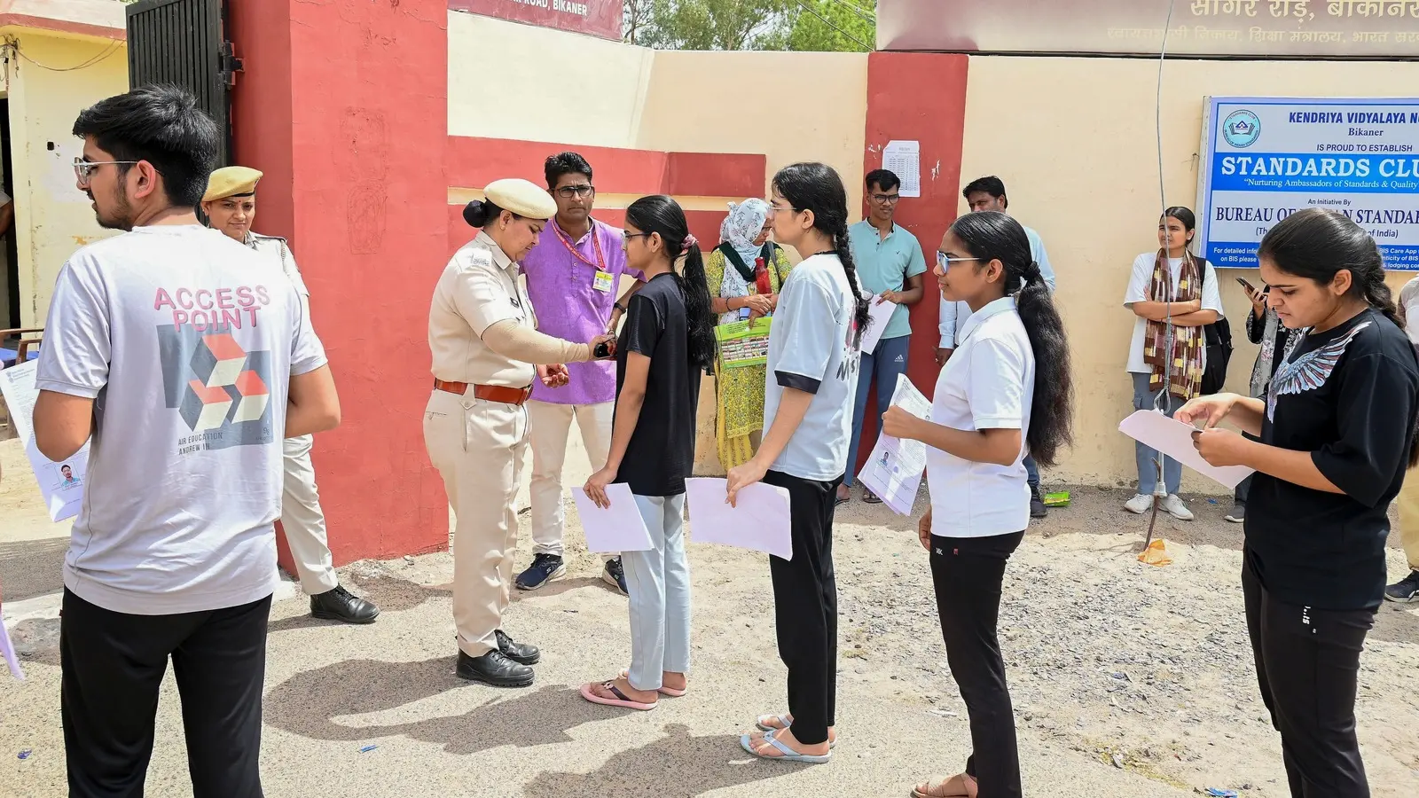 నేటి నీట్ రీ-ఎగ్జామ్లో చేసిన కీలక మార్పులివే..!