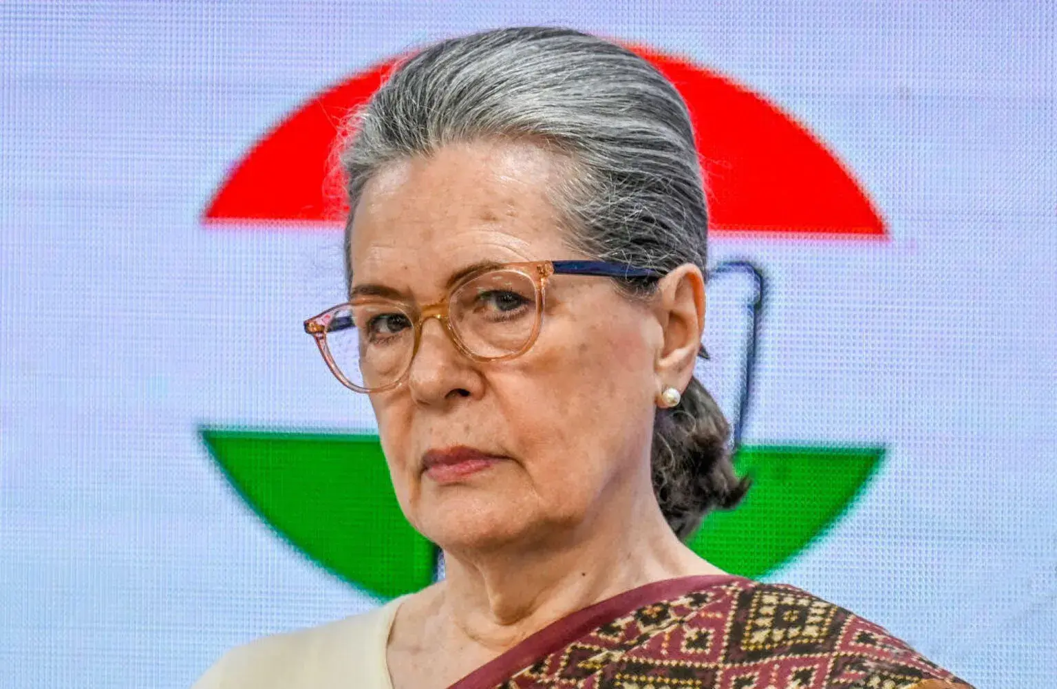 గాజాపై కేంద్రం మౌనంగా ఉందన్న సోనియా...కేంద్రానికి సోనియా గాంధీ సూచన...