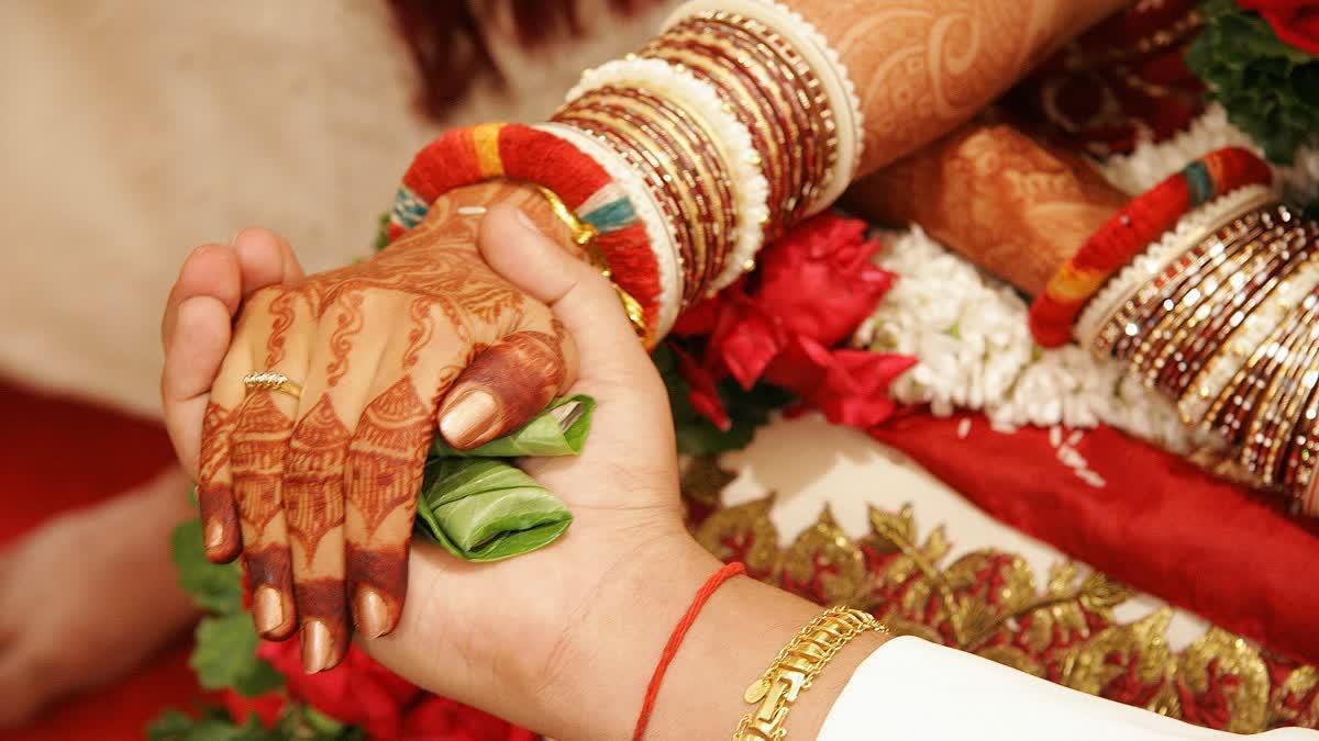 వివాహ బంధంతో ఒకటైన యావజ్జీవ ఖైదీలు..