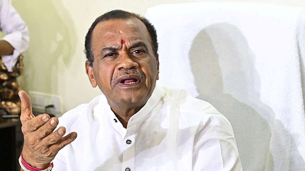తెలంగాణ టీవీ అవార్డులకు పీవీ పేరు?.. మంత్రి కోమటిరెడ్డి కీలక ప్రకటన..