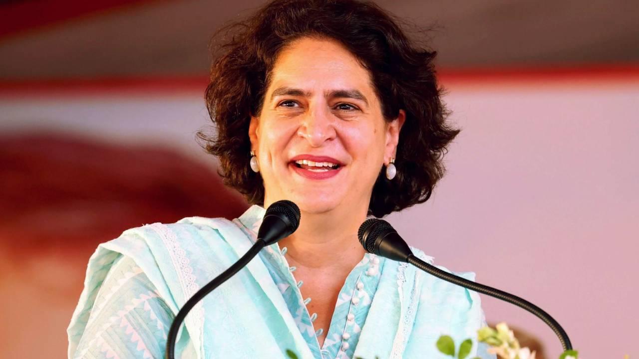 పరీక్షల సంస్కరణల కమిటీలో గోమూత్ర నిపుణులున్నారన్న ప్రియాంక గాంధీ..
