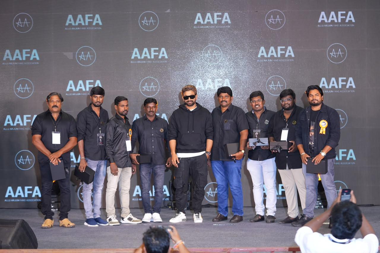 మాటలే కాదు చేతలు కూడా.. ఫ్యాన్స్‌కు అండగా నిలిచిన అల్లు అర్జున్..