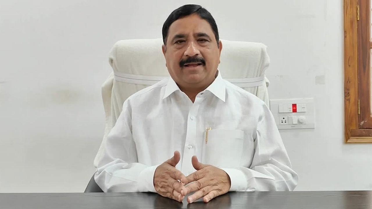 ప్రాజెక్టుల సందర్శన యాత్రల పేరుతో వైసీపీ కొత్త నాటకాలకు తెరలేపిందని టీడీపీ విమర్శ..